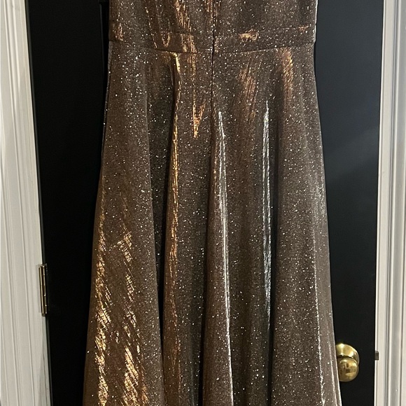 Xscape formal ballgown in glittery gold with pockets! So shiny! A showstopper 8P - Picture 4 of 12